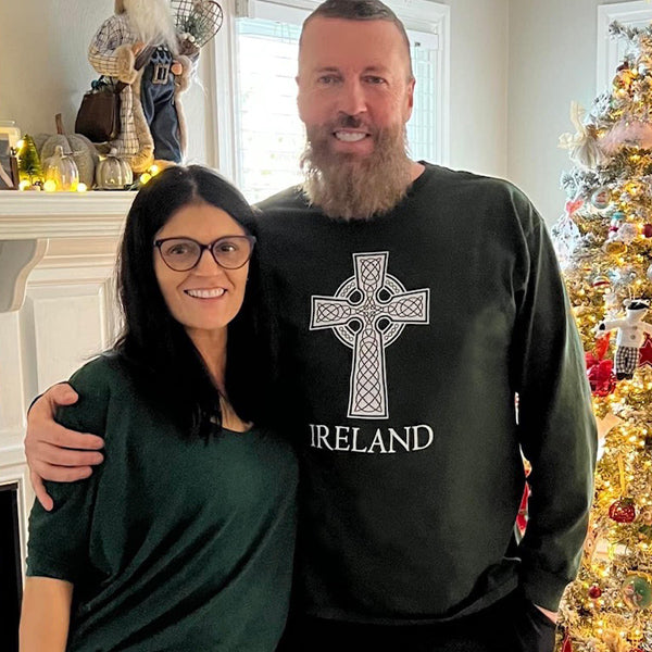 Celtic Cross Bible Quote V Neck T Shirt Men Black Top Cotton Cute Soft Couple Ha - Foto 4