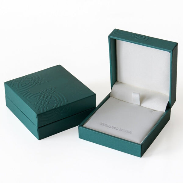 Sterling Silver Claddagh Ring w/ Emerald