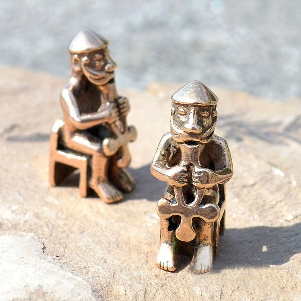 Sitting Thor Pendant Replica - Bronze or Silver