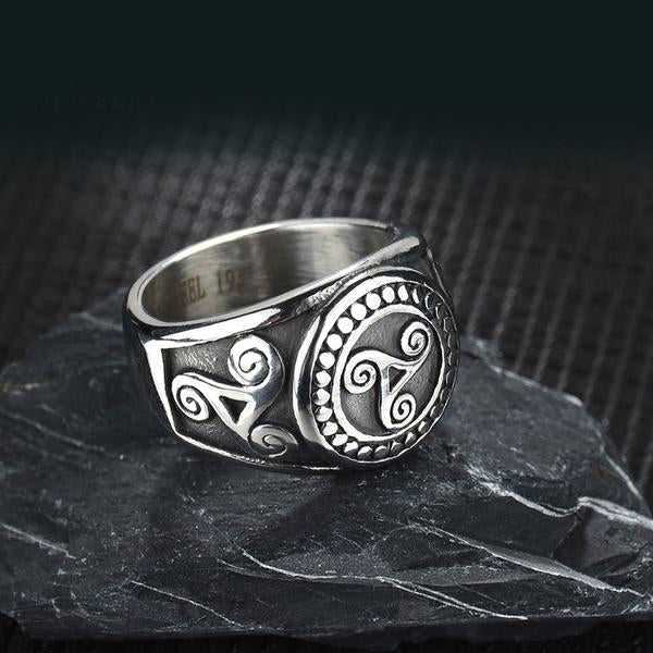 Triskelion Rings