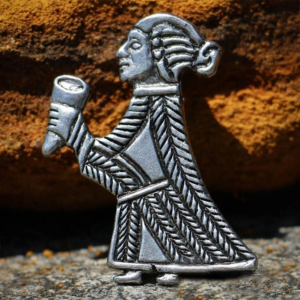 Valkyrie with Horn - Pewter
