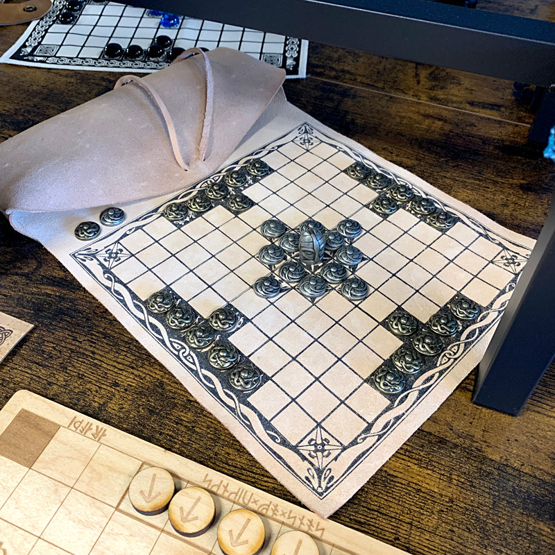 Hnefatafl Viking Game - The Regency Chess Co.