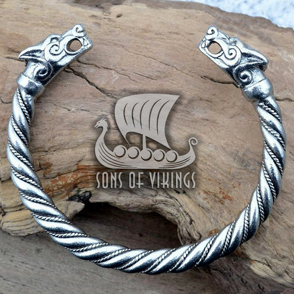 Wolf Bracelet - Pewter