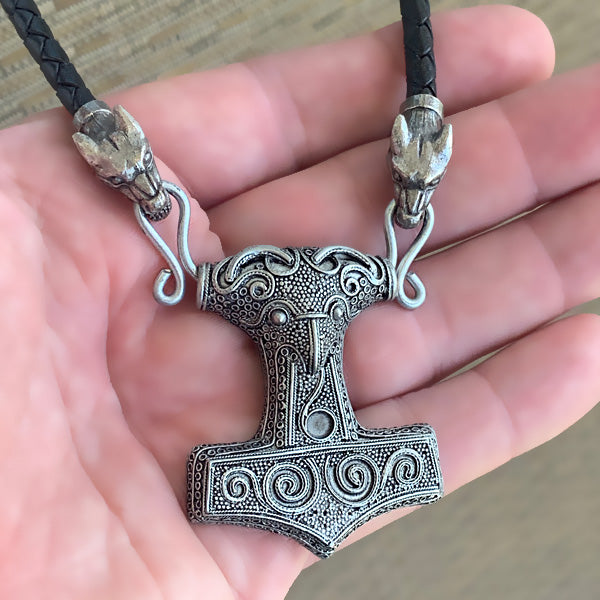 Mjolnir and Wolf Heads Necklace - Pewter